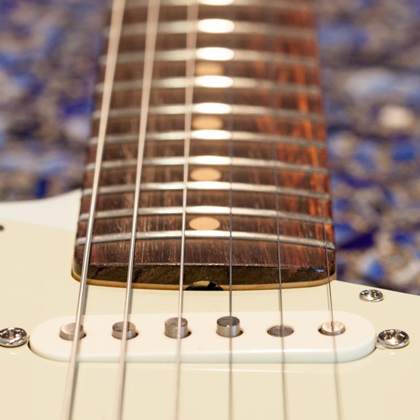 Fretboard radius image on a Fender Stratocaster Electric Guitar