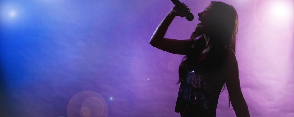 Stage Performance Tips For Lead Singers