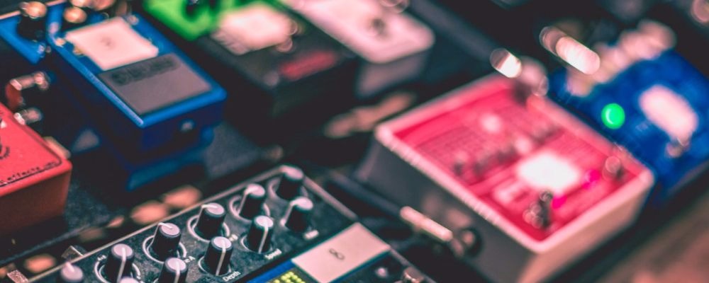 tips for choosing a guitar pedalboard